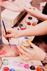foot painting by the girls from NachtKristal (2)_Amsterdam @Ganbaroo HQ